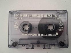 ZEKİ MÜREN / MUAZZEZ ABACI Düet - KASET   ( Kartonetsiz )