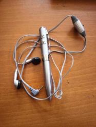 LOT.3 » KALEM FORMUNDA RADYO 4 ADET SAAT PİLİ İLE ÇALIŞIR PİLSİZ KULLANILMIŞ. DENENMEDİ.