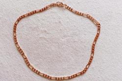 Figaro model Bay-Bayan Pirinç kolye. 47cm boyunda. 5mm genişliğinde. Rose Gold renginde, Kararmaz.