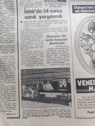 Dünya Gazetesi - Turkish Newspaper - 3 Eylül 1971 - yollara serdiklerimiz yazan Bedii Faik Başmakale - bazı bakanların istifaları bekleniyor - Adalet Partisi genel merkezi ekonomik ve mali görüşlerini açıkladı - karma ekonomide teşvik şarttır vardır - ortak pazarla ilgili seminer toplandı - Adalet Partisi genel idare kurulu üyesi Sakarya milletvekili Dr. Nuri Bayar fotoğraf - İzmir'de 54 nurcu sanık yargılandı - Danıştay bir tayin kararını durdurdu - Anadolu ajansı konusundaki tartışmalar büyüyor Yakup Kadri Karaosmanoğlu darbe başarıya ulaşamayacaktır dedi - yurt dışına kaçak işçi gönderenler yakalandı - İzmir'de de televizyon yayınları başlayacak - İstanbul tv'sinin bugünkü programı - Gümrük ve Tekel Bakanı Haydar Özalp Yaltırık'ı suçladı - İstanbul postası 26 yaşında - Avrupa'da para dalgalanması yazan Frank Broadway - Asya'da serbest teşebbüsün kazançları ve komünist Çin'in başarısızlığı yazan Arthur F. Burns - 1971 Dünya Greko Romen güreş şampiyonası başladı - güreşçi Metin Alakoç
