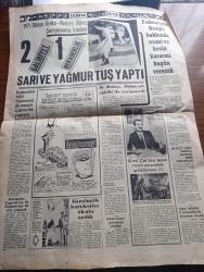 Dünya Gazetesi - Turkish Newspaper - 3 Eylül 1971 - yollara serdiklerimiz yazan Bedii Faik Başmakale - bazı bakanların istifaları bekleniyor - Adalet Partisi genel merkezi ekonomik ve mali görüşlerini açıkladı - karma ekonomide teşvik şarttır vardır - ortak pazarla ilgili seminer toplandı - Adalet Partisi genel idare kurulu üyesi Sakarya milletvekili Dr. Nuri Bayar fotoğraf - İzmir'de 54 nurcu sanık yargılandı - Danıştay bir tayin kararını durdurdu - Anadolu ajansı konusundaki tartışmalar büyüyor Yakup Kadri Karaosmanoğlu darbe başarıya ulaşamayacaktır dedi - yurt dışına kaçak işçi gönderenler yakalandı - İzmir'de de televizyon yayınları başlayacak - İstanbul tv'sinin bugünkü programı - Gümrük ve Tekel Bakanı Haydar Özalp Yaltırık'ı suçladı - İstanbul postası 26 yaşında - Avrupa'da para dalgalanması yazan Frank Broadway - Asya'da serbest teşebbüsün kazançları ve komünist Çin'in başarısızlığı yazan Arthur F. Burns - 1971 Dünya Greko Romen güreş şampiyonası başladı - güreşçi Metin Alakoç