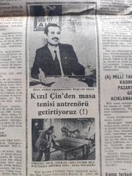 Dünya Gazetesi - Turkish Newspaper - 3 Eylül 1971 - yollara serdiklerimiz yazan Bedii Faik Başmakale - bazı bakanların istifaları bekleniyor - Adalet Partisi genel merkezi ekonomik ve mali görüşlerini açıkladı - karma ekonomide teşvik şarttır vardır - ortak pazarla ilgili seminer toplandı - Adalet Partisi genel idare kurulu üyesi Sakarya milletvekili Dr. Nuri Bayar fotoğraf - İzmir'de 54 nurcu sanık yargılandı - Danıştay bir tayin kararını durdurdu - Anadolu ajansı konusundaki tartışmalar büyüyor Yakup Kadri Karaosmanoğlu darbe başarıya ulaşamayacaktır dedi - yurt dışına kaçak işçi gönderenler yakalandı - İzmir'de de televizyon yayınları başlayacak - İstanbul tv'sinin bugünkü programı - Gümrük ve Tekel Bakanı Haydar Özalp Yaltırık'ı suçladı - İstanbul postası 26 yaşında - Avrupa'da para dalgalanması yazan Frank Broadway - Asya'da serbest teşebbüsün kazançları ve komünist Çin'in başarısızlığı yazan Arthur F. Burns - 1971 Dünya Greko Romen güreş şampiyonası başladı - güreşçi Metin Alakoç