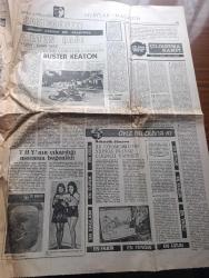 Dünya Gazetesi - Turkish Newspaper - 14 Mayıs 1972 - Suat Hayri Ürgüplü hükümeti açıkladı - kabine 9 Adalet Partili 5 CHP'li 2 MGP'li 3 DP'li 5 bağımsız üyeden Kurulu - İskender Cenap Ege Gençlik ve Spor Bakanı oldu - sınıfta kalma usulünün kaldırılması düşünülüyor - başbakan adayı Suat Hayri Ürgüplü Süleyman Demirel ile yaptığı görüşmeden sonra görülüyor fotoğraf - sabıkalılar toplatıldı - Ordu ne istiyor yazan M. Emin Aytekin - 47 il başkanının genel başkan adayı Bülent Ecevit - uzay otobüsleri için NASA'ya teklif yapıldı - kadınlarda FBI ajansı olabilecek - İstanbul Ankara radyo programı - sinema üzerine bir araştırma komedinin altın çağı yazan James Agee - Saygon'daki polonyalılar kapı dışarı ediliyor - Fenerbahçe'de futbol oynamam diyen Ostojic ani olarak belgrad'a gitti - Amigo Orhan Beşiktaş için canımı veririm fotoğraf - Eşref Aydın Fenerbahçe'de Genel sekreterlik görevinden istifa etti fotoğraf - Galatasaray Şeref turuna hazırlanıyor -Giresunspor Vefa önünde galibiyeti kaçırdı