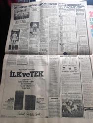 Güneş Gazetesi - Turkish Newspaper - 19 Eylül 1982 - Cumhurbaşkanı seçimi ve referandum yazan Güneri Cıvaoğlu Başmakale - NBC iddiası Mehmet Ali Ağca'nın arkasında KGB var - İstanbul'u ilkel insanlar bastı Yor'un öyküsü adlı filmin sanatçıları Fotoğrafı - Kenan Evren kasımda anayasa oylaması ile birlikte Cumhurbaşkanı seçilecek - Bedri Koraman danışma meclisinde karikatür - Kenan Evren Afgan göçmen köyünü gezdi - Kıbrıs'taki Melkonyan şatosu  Ermeni terör üssü mü gerçek bir kolej mi - Altın portakal için 8 film yarışacak Çiçek Abbas'ta bu filmler arasında - Prenses Grace'in cenaze töreninde Prens Rainier gözyaşlarını tutamadı fotoğraf - Paris'te Atatürk Kültür merkezi açıldı - her ders kitabında Atatürk'ün gençliğe hitabesi yer alacak - ilericilik gericilik tekelleri de aşılmaktadır yazan Çetin Altan - Vatikan Babaları - at yarışları - televizyonda bugün - Galatasaray Sarıyeri 2-1 mağlup etti - Tanrı Maradona'yı korusun - hayırlı olsun Fenerbahçe stadı bugün açılıyor fotoğraf