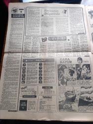 İstanbul Gazetesi - Turkish Newspaper - 25 Nisan 1980 - Kaçak yazan Necip Fazıl Kısakürek - Sıkıyönetim  İstanbul'da 1 Mayıs gösterilerini yasakladı - İran ordusu Kürtlerle savaşıyor - Tahran zorla Moskova'nın yanına itiliyor - idamı kaldıralım veya idam kararlarını tasdik ederim - Anthony Thomas yaptığı filmle ingiltere'yi İslam dünyası karşısında zor duruma sokağın televizyon yapımcısı fotoğraf - kızıllar iç savaş provası yapıyor - komutanlar 4 ay önce partileri ikaz etmişti - Genelkurmay Başkanı  Kenan Evren'in mektubu - Diyarbakır'da dün biri polis 4 kişi öldürüldü - solcuların vurduğu öğretmen öldü - binbir yüzlü Prens Charles fotoğraf - Süleyman Demirel özel sektörü her yönüyle destekliyor fotoğraf - Sakıp Sabancı tekstil sanayisinde Türkiye'nin 1 numaralı ismi - Vehbi Koç montaj sanayinde tek adam her dala atlıyor - Korkunun gölgesinde polisiye roman - körler de özürlüler de futbol oynar - Trabzonspor Beşiktaş maç öncesi Ahmet Suat Özyazıcı iddialı - TV programı