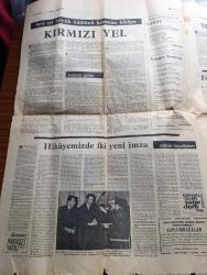 Cumhuriyet Sanat Edebiyat Gazetesi - Turkish Newspaper - Nisan 1971 - şiirin olanakları yazan Necati Cumalı - İki Kemaller yazan Françoise Wagener - çağın tanığı bir yazar olarak Cevat Fehmi Başkut fotoğraflar Ara Güler - evlatlıklar yazan Rauf Mutluay - hikayemizde iki yeni imza yazan Adnan Özyalçıner - hikaye büyük ödülünü kazanan iki sanatçı Osman Şahin ve Ümit İlhan Kaftancıoğlu Adnan Özyalçıner'in sorularını cevaplandırırken fotoğraf - Ökkeş ve Maraş'ın destanı'ndan yazan Gülten Akın - şafağın demircisi  yazan Tekin Sönmez - felsefenin sefaleti üzerine - TRT'de resim heykel yazan Sezer Tansuğ - Şikago mezbahası yazan Salah Birsel - Milli Eğitim bakanlığı yayınlarından 1000 Temel Eser Serisi - dergiler arasında yazan Fikret Kaynakçı - Tomris Uyar İpek ve Bakır yayınevinde - Kemal Tahir sağır dere bilgi yayınevinde - Aziz Nesin ölmüş eşek bilgi yayınevinde - Çetin Altan kopuk kopuk bilgi yayınevinde - Kemal Tahir kördüman bilgi yayınevinde - Füruzan parasız yatılı bilgi yayınevinde