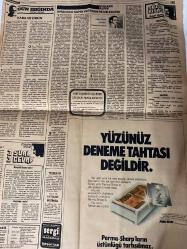 TERCÜMAN GAZETESİ - DOĞUM GÜNÜ HEDİYESİ (TURKISH NEWSPAPPER)  - 28 NİSAN 1977 - SADECE DÖRT SAYFADIR -Alparslan Türkeş-Bülent Ecevit-Süleyman Demirel-Jimmy Carter-Orhan Adlı-Erbakan-Ahmet Kabaklı-Rauf Tamer-Züleyha Münif-Nazlı Ilıcak-NİKSAR’DA 29 KİŞİ GÖZALTINA ALINDI OKULLAR TATİL EDİLDİ-SEÇİMLER DEVLETİN HİMAYESİ ALTINDA YAPILACAK-DEMİREL CARTER GÖRÜŞMESİ KESİNLEŞTİ-DÜNKÜ ÇATIŞMALARDA 19 ÖĞRENCİ YARALANDI-METRESİNİ KANDIRAN ŞOFÖRÜ ÖLDÜRDÜ-KIBRIS BARIŞ GÖRÜŞMESİ HAZİRAN’A KALDI-SOVYET EMELLERİ SUYA DÜŞÜYOR-ZAİRE’DE KATANGALI GERİLLALAR GERİLİYOR-YUNANİSTAN NATO MANEVRALARINA KATILMAYACAK-TÜRKİYE FİYAT ARTIŞ HIZINDA OECD ÜLKELERİ ARASINDA 6 SIRAYA DÜŞTÜ-KUVVETİNİ ANAYASADAN ALAN VE ONA DAYANARAK İKTİDARINI DEVAM ETTİREN BİR MECLİS ANAYASAYI İHLAL GEREKÇESİYLE ÖLÜME VE HAPSE GÖTÜRÜLMÜŞTÜR-16 YIL SONRA SALİM BAŞOL’U YARGILIYORUZ-GENÇ ADAM VE TÜRKEŞ