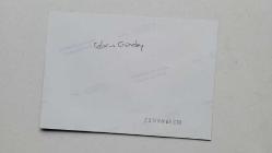 EBRU GÜNDEŞ'İN ORİJİNAL FOTOĞRAFI - 12,5 x 8,5 cm EBADINDA - EBRU GÜNDEŞ, 1990'LARDA BEYAZ ELBİSESİYLE SAHNE ALDIĞI BİR KONSERDE MİNİK BİR HAYRANIYLA BİRLİKTE HATIRA POZU VERİRKEN ÇEKİLMİŞ ÇOK NET KALİTEDE BİR FOTOĞRAF... ÖZEL ARŞİV!