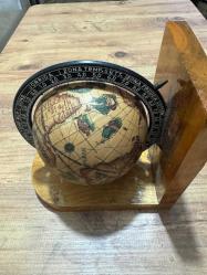 Antika Görünümlü Dekoratif Ahşap Standlı Dünya Küresi