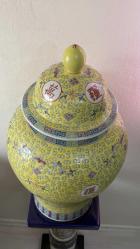 19 YÜZYIL KIRMIZI DAMGALI ÇİN VAZOSU