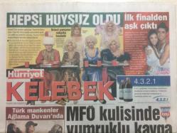 Hürriyet Gazetesi Kelebek 13 Mart 2006 - Türk Mankenler Ağlama Duvarında GZ27033