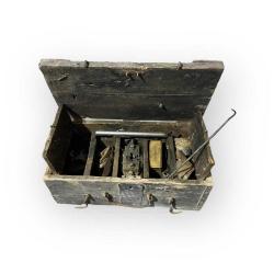 Antika 1940s Ahşap Kutusunda Pafta Takımı AOB6096