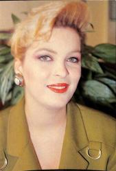 Nurseli İdiz Kartpostal KRT14356