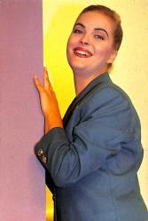 Nurseli İdiz Kartpostal KRT14360