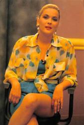 Nurseli İdiz Kartpostal KRT16585