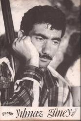 Yılmaz Güney Siyah Beyaz Kartpostal (Orta Boy) KRT268