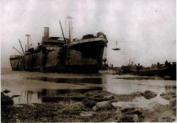 Karaya Oturan River Clyde Gemisi Orta Boy Resim KRT6140