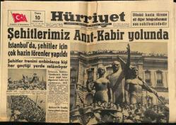 Hürriyet Gazetesi 10 Haziran 1960 - Amerika Dün Türkiyeye 52 Milyon Lira Hibe Etti - Şehitlerimiz Anıt-Kabir Yolunda GZ92461