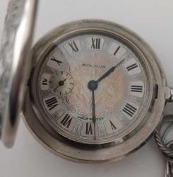 ESKİ DÖNEM RUSYA MOLNİJA MARKA KURMALI ORİJİNAL AKTİF KAPAKLI KAPAK FRANSIZ MÖTİFLİ MUHTEŞEM KÖSTEKLİ CEP SAATİ NN2RR1A NADİR