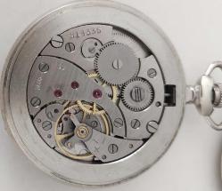 ESKİ DÖNEM RUSYA MOLNİJA MARKA KURMALI ORİJİNAL AKTİF KAPAKLI KAPAK FRANSIZ MÖTİFLİ MUHTEŞEM KÖSTEKLİ CEP SAATİ NN2RR1A NADİR