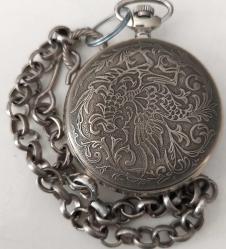 ESKİ DÖNEM RUSYA MOLNİJA MARKA KURMALI ORİJİNAL AKTİF KAPAKLI KAPAK FRANSIZ MÖTİFLİ MUHTEŞEM KÖSTEKLİ CEP SAATİ NN2RR1A NADİR