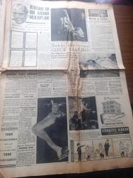 Milliyet Gazetesi - Turkish Newspaper - 4 Aralık 1954 - Akdeniz'in kapısında Türkiye yazan Ali Naci Karacan Başmakale - kar hadlerinde değişiklik yapıldı - İsmet İnönü dün Hüseyin Cahit Yalçın'ı ziyaret etti Fotoğrafı - Kapalıçarşı halka açıldı - yangından kurtarılan 1400 dükkan alışveriş yerine temizlik yaptı -  Çarşı esnafının yardım listesi - komünistler sulh taarruzları ile vakit kazanmak istiyor - sevilen artist Vasfi Rıza Zobu'nun otomobili çalındı - Dağlar kralı yazan Refi Cevad Ulunay Yazı Dizisi - Pervane Yazan Kerime Nadir Yazı Dizisi - Atatürk'ün bir kadına mektupları tercüme ve izah eden Peyami Safa Yazı Dizisi - Cingöz Recai yazan Server Bedi Yazı Dizisi - Türkiye İş Bankası - Galatasaray Emniyetle Lig'in en enteresan maçını bugün oynuyor - Stanley Matthews hala gözde futbolcu - Galatasaray Beogradski basketbol maçı - Vefa Garbis İsmet Tarık ve Recai'ye boykot verdi - milli takım grekoromen seçmeleri bugün başlıyor - Beykoz Kasımpaşa karşılaşıyor - Bülent Akkurt
