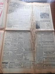 Milliyet Gazetesi - Turkish Newspaper - 4 Aralık 1954 - Akdeniz'in kapısında Türkiye yazan Ali Naci Karacan Başmakale - kar hadlerinde değişiklik yapıldı - İsmet İnönü dün Hüseyin Cahit Yalçın'ı ziyaret etti Fotoğrafı - Kapalıçarşı halka açıldı - yangından kurtarılan 1400 dükkan alışveriş yerine temizlik yaptı -  Çarşı esnafının yardım listesi - komünistler sulh taarruzları ile vakit kazanmak istiyor - sevilen artist Vasfi Rıza Zobu'nun otomobili çalındı - Dağlar kralı yazan Refi Cevad Ulunay Yazı Dizisi - Pervane Yazan Kerime Nadir Yazı Dizisi - Atatürk'ün bir kadına mektupları tercüme ve izah eden Peyami Safa Yazı Dizisi - Cingöz Recai yazan Server Bedi Yazı Dizisi - Türkiye İş Bankası - Galatasaray Emniyetle Lig'in en enteresan maçını bugün oynuyor - Stanley Matthews hala gözde futbolcu - Galatasaray Beogradski basketbol maçı - Vefa Garbis İsmet Tarık ve Recai'ye boykot verdi - milli takım grekoromen seçmeleri bugün başlıyor - Beykoz Kasımpaşa karşılaşıyor - Bülent Akkurt
