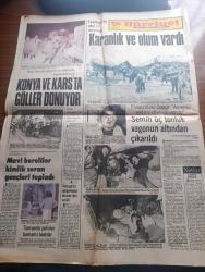 Hürriyet Gazetesi - Turkish Newspaper - 6 Ocak 1979 - Anadolu Ekspresi esenkent'te duran Boğaziçi ekspresine olanca hızıyla çarptı ilk tahminlere göre 20 ölü 136 yaralı var Fotoğrafı - kazada ölenlerin ve yaralananların listesi - trende uçağa binemeyen pek çok parlamenter ve Devlet tiyatrosu sanatçıları vardı - tiyatro sanatçısı Nedim Yüksel Mete ölenler arasında Fotoğrafı - CHP'den istifa eden Ramazan Yıldırım geri dönmeyeceğim diyor - Silifke'yi sel bastı Fotoğrafı - öldüğü açıklanan CIA ajanı John Paisley Rusya hesabına casus yapıyormuş - oyuncak bebekle fotoroman çevriliyor Fotoğrafı - Ecevit Hükümeti bir yılını doldurdu - 21. Yüzyıl buzul çağı olacak - televizyon ve radyoda bugün - basketbol liginde TOFAŞ'lılar iddialı - Beşiktaş Teknik direktörü Doğan Andaç - Galatasaray para savuruyor - Alman gazeteleri Fenerbahçe gücünden çok yitirmiş - Juventus durunca İtalyan milli takımı dökülmeye başladı - mavi bereliler kimlik soran gençleri topladı Fotoğrafı -Tomsonlu polisler hamam bastı