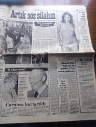 Yeni Asır Gazetesi - Turkish Newspaper - 3 Kasım 1977 - Kemal Serdaroğlu'nun koltuğuna Ali Kinsizer oturdu - Ticaret polisi kuruluyor - İzmir çevre yoluna belediye taş koydu fotoğraf - Renault ve Murat'lara 25 ile 40 bin lira zam geliyor - Fethiye'de ön seçime katılacak 4 AP aday adayı da güçlü - hükümet ODTÜ'nün açılması ile ilgili kararı kasıtlı buldu - TPAO Diyarbakır'da açılan 6 kuyudan günde 650 varil petrol elde ediyor - Seksi Theresa Wynn fotoğraf - CGP Genel Başkanı Turhan Feyzioğlu meclis başkanı konusunda uzlaşmak şarttır - seçim yasakları başlıyor - Vahdet Vural Sevda Somer Sema Koçak Mehtap Ar Çamlık Gazinosunda - Belkıs Özener Ahu Tuğba Güzelyalı Canlı Balıkta - İzmir'deki doktorlar - Karşıyaka lig maçları için alsancak'ı istiyor - manisaspor'da Erol kaynak istifa etti - Metin Türel milli takıma 2 yeni oyuncu alacak - milli solaçık Mustafa Denizli'nin antrenmana çıkması teselli oldu fotoğraf - bu Süleyman Demirel sporcu Süleyman Demirel fotoğraf - Fenerbahçe İstanbulspor