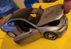 ÇOK GERÇEKÇİ AĞIR METAL BÜYÜKÇE EBAT MODEL ARABA.  KOLEKSİYONLUK.