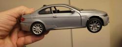 ÇOK GERÇEKÇİ AĞIR METAL BÜYÜKÇE EBAT MODEL ARABA.  KOLEKSİYONLUK.