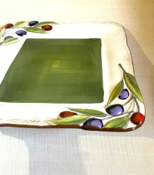 DAMGALI EL BOYAMA TABAK MADE İN P.R.C. RESİMDE GÖRÜNEN YERLERDE BOYA ATIKLARI VARDIR