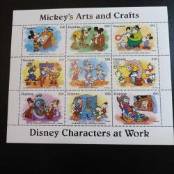 1995 yılında Guyana tarafından basılan Disney Karakterleri İş Başında (Mickey'nin Sanat ve El Sanatları) temalı MNH blok