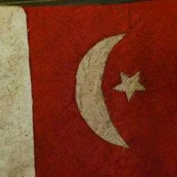 LOT.8 » KOLEKSİYONDAN ASKER GÖĞÜS CEBİ BAYRAĞI. EL DİKİM.