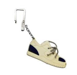 1980ler Siyah Beyaz Spor Ayakkabı Formunda Anahtarlık AKS1685