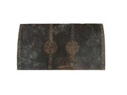 Kestane Ağacı Kabaralı Anahtarı Üzerinde Eski Ahşap Sandık AOB3710