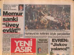 Yeni Asır Gazetesi 28 Haziran 1989 - İran'ın Dini Ve Manevi Lideri Ayetullah Humeyni'nin Yarıda Kalan cenazesinin Görüntüleri-Silah Zoruyla İmza Fener GZ132197
