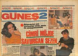 Güneş Gazetesi 2 Eki 28 Aralık 1983 - Müjde Ar , Sezen Aksuyu Hesap Bilmemekle Suçlarken , Sezen de Arkadaşı İçin Şunları Söylüyor GZ126234