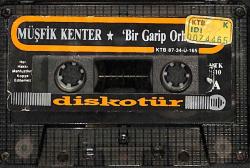 Müşfik Kenter - Bir Garip Orhan Veli Kaset (Kağıt Baskı-Sarı Bandrol-İkinci El) KST26248