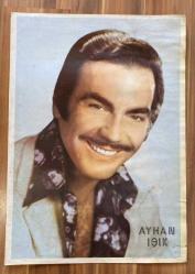 AYHAN IŞIK ULTRA DEV BOY KARTPOSTAL (50X70) KRT17478