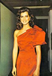 Brooke Shields Büyük Boy Kartpostal KRT18843
