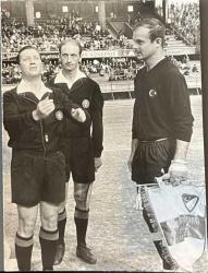 Türkiye Polonya Maçı Kaptan Turgay 1964 Kartpostal (Küçük Boy) KRT19962