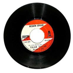 Nesrin Sipahi - Yalan Yıllar Sevmiyorum Seni Artık Plak (107) PLK20198