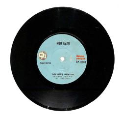 Nur Azak - Ayağında Kundura / Gecikmiş Mektup PLAK (10/7) PLK23925