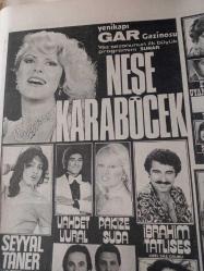 Hürriyet Gazetesi 29 Haziran 1979 - Neşe Karaböcek Yenikapı Gar Gazinosu Afişi - Partilerin Hedefi Artık Ara Seçimler GZ142503