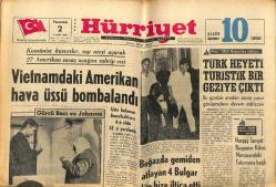 Hürriyet Gazetesi 2 Kasım 1964 - Vietnam'daki Amerikan Hava Üssü Bombalandı - Gönül Yazar Boran'la Beraberken Eski Kocası Üstüne Geldi GZ146934