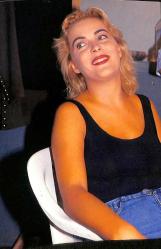 Nurseli İdiz Kartpostal (Küçük Boy) KRT22118