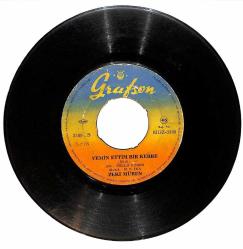 Zeki Müren - Senede Bir Gün / Yemin Ettim Bir Kere Plak (10/5.5) PLK25074