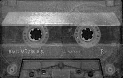 Tuluyhan Uğurlu - İstanbul Kanatlarımın Altında Kaset (Kırmızı Bandrol - İkinci El) KST27753