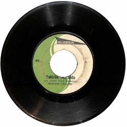 İbrahim Tatlıses - Fakirlik Taç Oldu / Beni Yakan Bir Gelin Plak (10/6.5) PLK26168